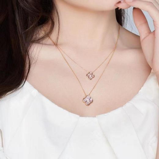 南一楼莱绅通灵珠宝王宫花窗粉贝母小版钻石项链 18K  商品图1