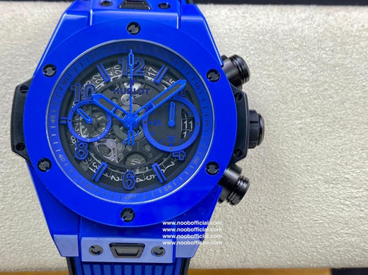 ZF砸重金耗时四年，得以突破传统的陶瓷材料。全新彩色陶瓷采用精湛的技术，将高压力和高热相融合，无需烧制颜料就能锻造陶瓷 商品图0