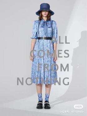 扭曲老花logo丝缎百褶下摆连衣裙