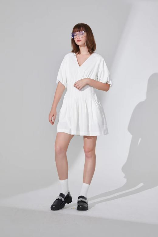 v领泡泡袖连衣裙 商品图6