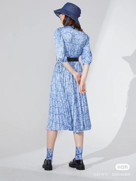 扭曲老花logo丝缎百褶下摆连衣裙 商品图3