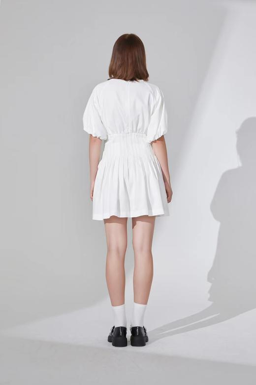 v领泡泡袖连衣裙 商品图4