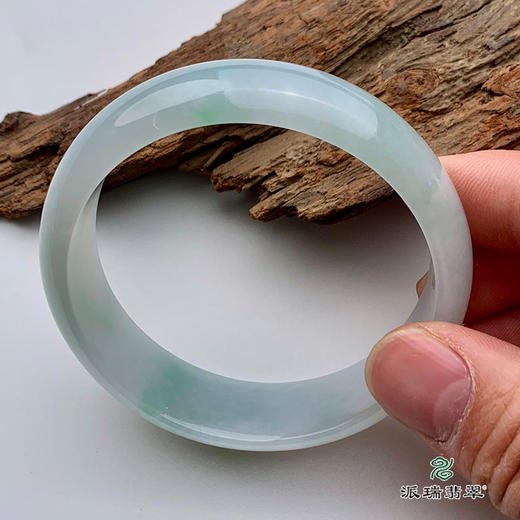 派瑞翡翠 翡翠手镯 糯种 绿色 商品图1