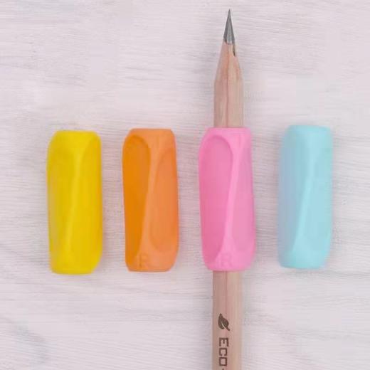 晨光优握儿童幼儿园小学生握笔器矫正神器3-6初学者铅笔写字正确握笔姿势练习纠正握姿套装保护套创意握笔套 商品图3