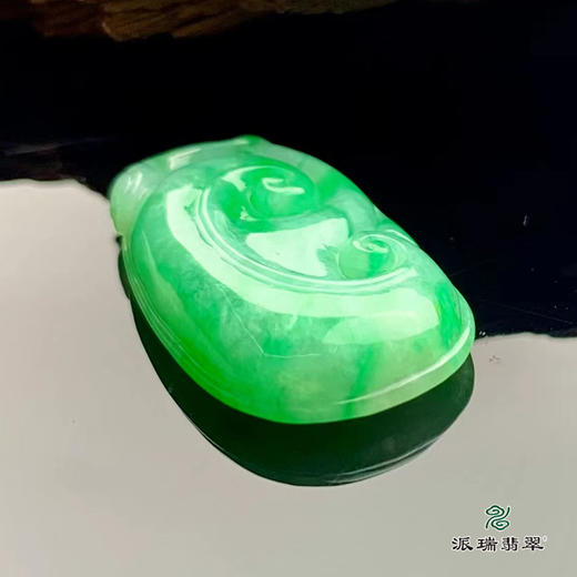 派瑞翡翠 翡翠挂件 糯种 绿色 商品图3