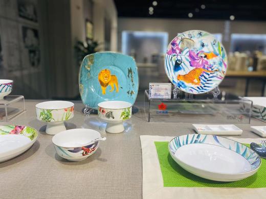 景德镇陶瓷  国瓷红叶  26头热带雨林中餐具 商品图0