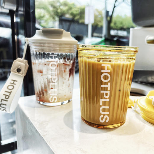 Tritan材质 杯体食品级材质 不含双酚A 安全防摔 易清洗 | HOTPLUS 夏日咖啡杯子 便携随手水杯450ML（不支持无理由退换）[福利品] 商品图11