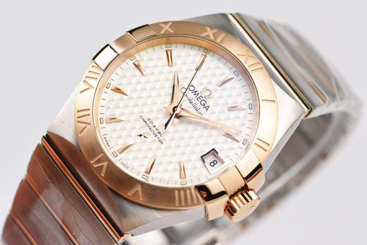 VS2020欧miga星座，欧miga的精髓。 一款非常具有鲜明特点，让人越来越觉得好看的款式。好看的皮囊千篇一律，有趣的万里挑一。 商品图12