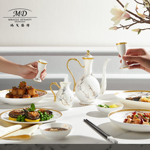 【玛戈隆特】B7F 10人份进博盛宴骨瓷白酒具套装 家用创意精致礼盒包装 商品图1