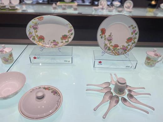  景德镇陶瓷 国瓷红叶  86头花想容马蹄系列中餐具 商品图0