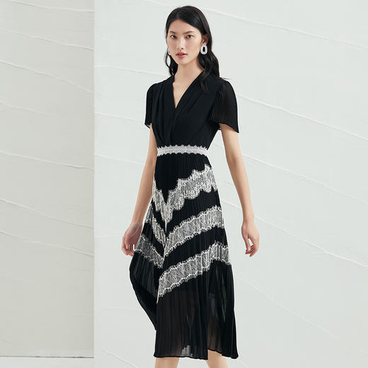 EITIE爱特爱V领百搭气质收腰民族风长裙连衣裙6607318 商品图3