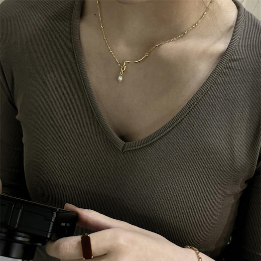 预售|PUVOS普沃斯新款 线条天然真zhen珠杂志风时尚复古百搭锁骨链 .潮快闪[福利品] 商品图1