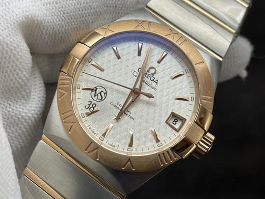 VS2020欧miga星座，欧miga的精髓。 一款非常具有鲜明特点，让人越来越觉得好看的款式。好看的皮囊千篇一律，有趣的万里挑一。 商品图4