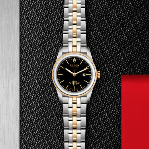 帝舵骏珏日历型 | 钢表壳，直径31毫米  黄金及钢外圈 商品图0