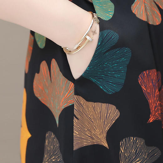 QYM-OMS-SKA240-L新款时尚简约气质西装领短袖拼接长款不规则印花A字连衣裙 商品图6