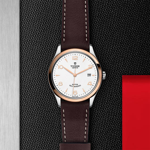 帝舵1926系列 | 钢表壳，直径39毫米  玫瑰金外圈 商品图0