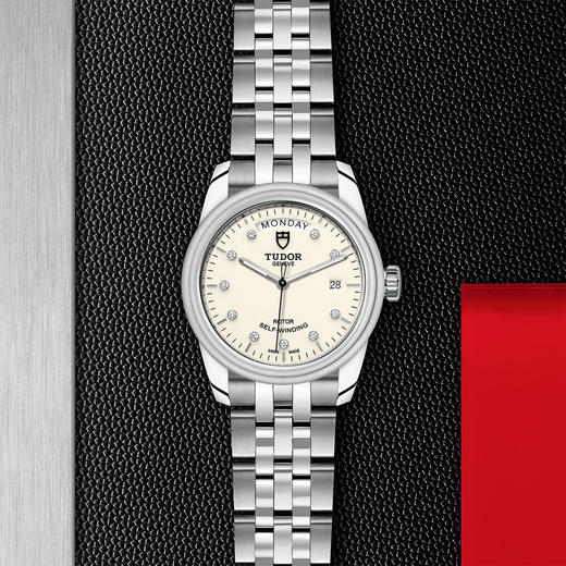 帝舵骏珏星期日历型 | 钢表壳，直径39毫米  镶钻表盘 商品图0