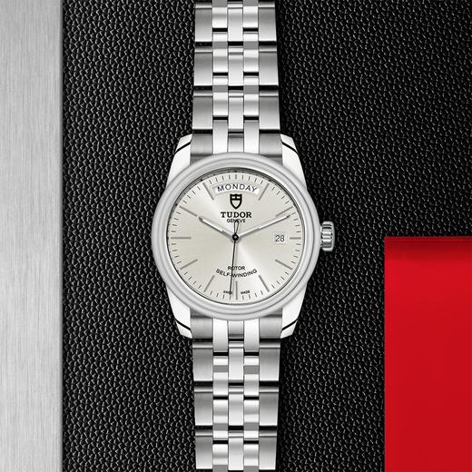 帝舵骏珏星期日历型 | 钢表壳，直径39毫米  银色表盘 商品图0