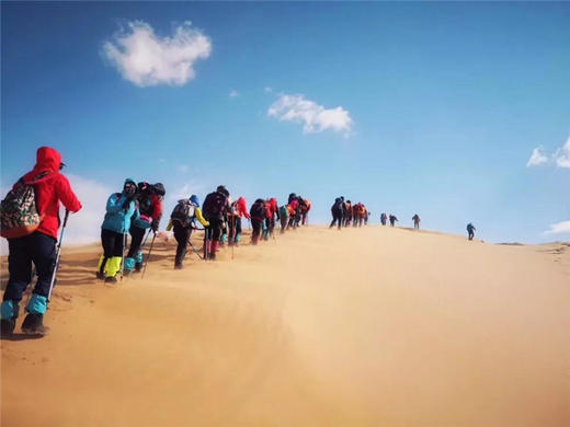 五一5日【腾格里穿越】北京户外大巴团远征腾格里-五湖连穿-百人穿越队（含露营装备） 商品图2