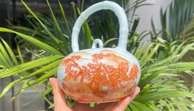 矾红山水提梁壶