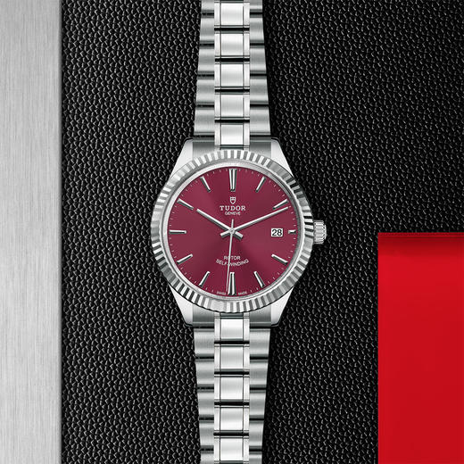 帝舵风尚系列 | 钢表壳，直径38毫米  酒红色表盘 商品图0