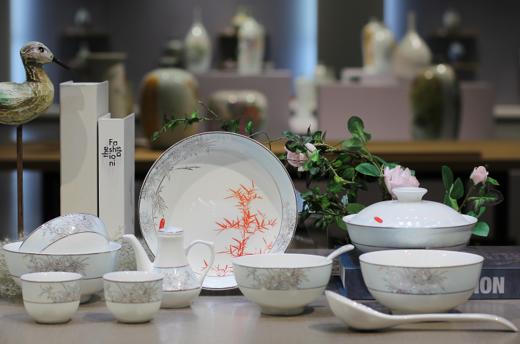 景德镇陶瓷 国瓷红叶  48头高节丹心  商品图1