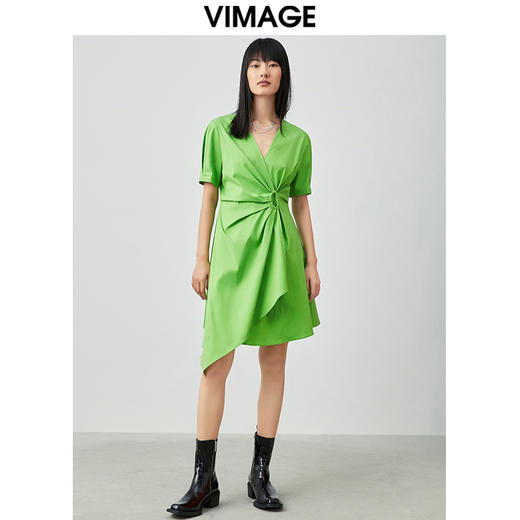 VIMAGE纬漫纪夏季新品纯色百搭洋气褶皱收腰连衣裙V1507154 商品图5