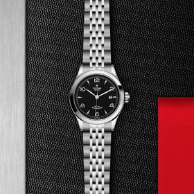 帝舵1926系列 | 钢表壳，直径28毫米  黑色表盘