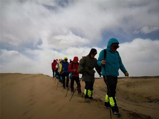 五一5日【腾格里穿越】北京户外大巴团远征腾格里-五湖连穿-百人穿越队（含露营装备） 商品图4