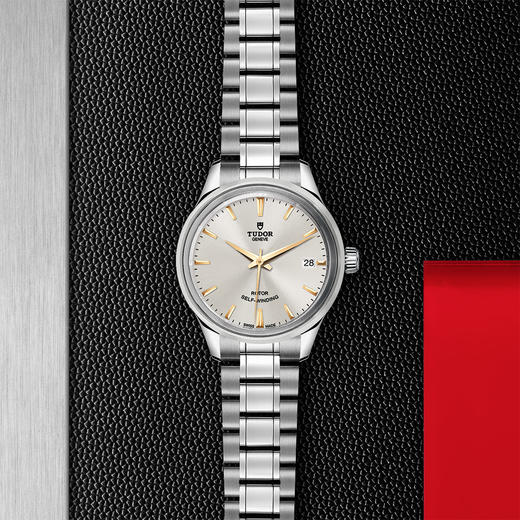 帝舵风尚系列 | 钢表壳，直径34毫米  银色表盘 商品图0