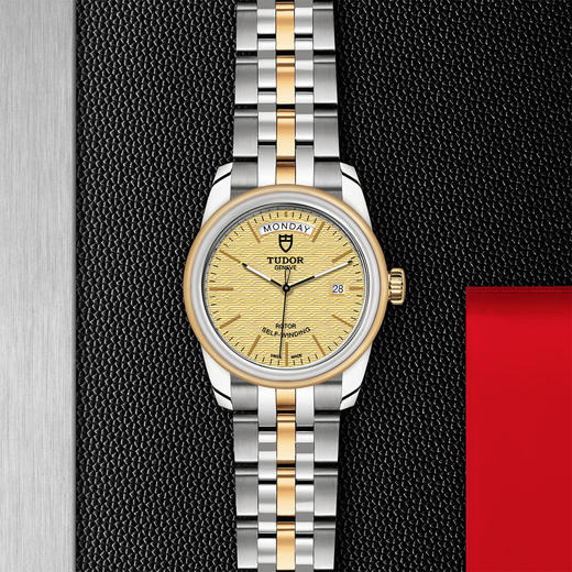 帝舵骏珏星期日历型 | 钢表壳，直径39毫米  黄金及钢外圈 商品图0