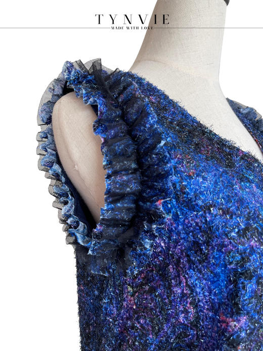 TYNVIE 木耳边装饰V领背心 - 蓝色 商品图5