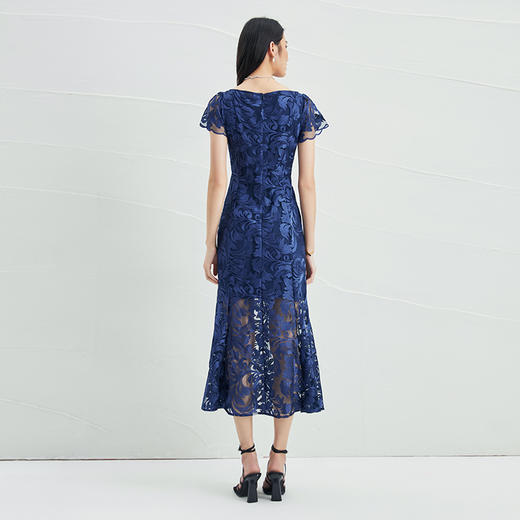 EITIE爱特爱夏季新款精致镂空蕾丝收腰中长款礼服礼服6577207 商品图8