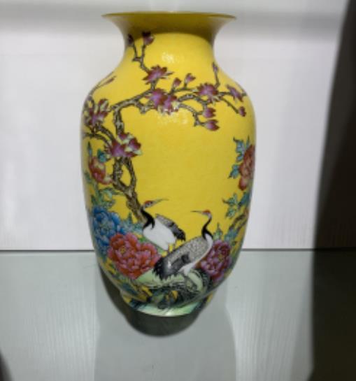 黄底扒花富贵长春冬瓜瓶 商品图0