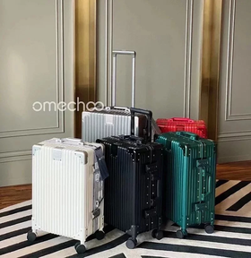 旅行出差必备！正品！原价💰1480，三折298元抢🤩 𝙤𝙢𝙚𝙘𝙝𝙤𝙤欧米丘三代行李箱&泡泡云朵&巨无霸双层箱&前开盖奶油小方！✔超轻抗压【品牌直发！不退不换】