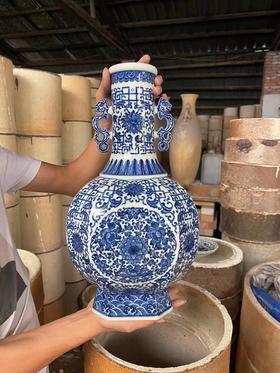杜芳星：缠枝莲牡丹花卉八方双耳瓶