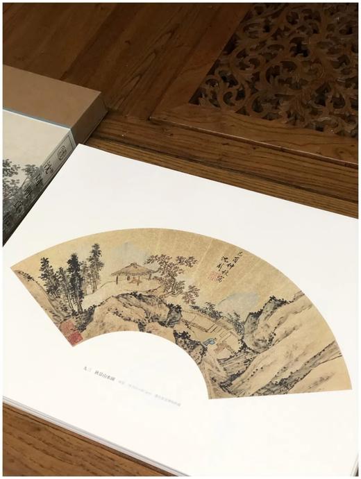 《历代名绘珍赏：沈周册页精选》，8开，100幅，沈周绘，浙江人民美术出版社2022年2月一版一印，定价300，售价240元。

沈周，明代“吴门画派”的开创者，善画山水、花鸟，兼善书法，是中国传统书画 商品图9