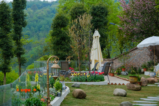 【青城山·408号院】6房温泉私汤别墅，带暖气·壁炉·机麻·汤池·厨房、草坪、花园，K歌投影、烧烤轰趴夜！SY 商品图2