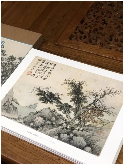 《历代名绘珍赏：沈周册页精选》，8开，100幅，沈周绘，浙江人民美术出版社2022年2月一版一印，定价300，售价240元。

沈周，明代“吴门画派”的开创者，善画山水、花鸟，兼善书法，是中国传统书画 商品图3