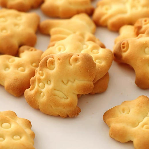 韩国进口青佑CW牌恐龙形饼干牛奶味儿童早餐饼干卡通休闲零食60g 商品图2