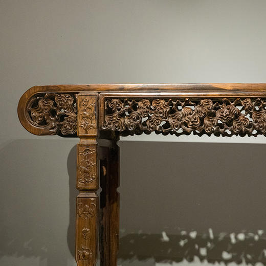 清 红木透雕灵芝纹书卷式条案 商品图4