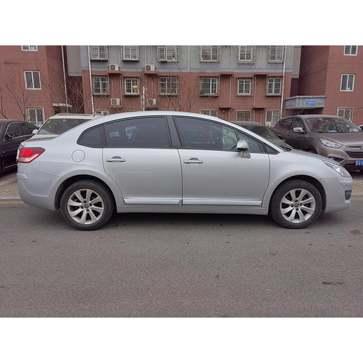 雪铁龙 世嘉 三厢 1.6L 手动冠军版 【长租-北京】 商品图3