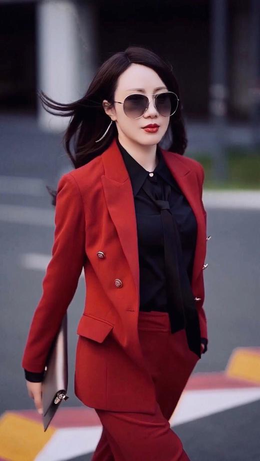 “红皇后”J83A3438A颈袖添香春秋装新款女装OL时尚修身红色西装职业装女套装正装J83A3438A 商品图1