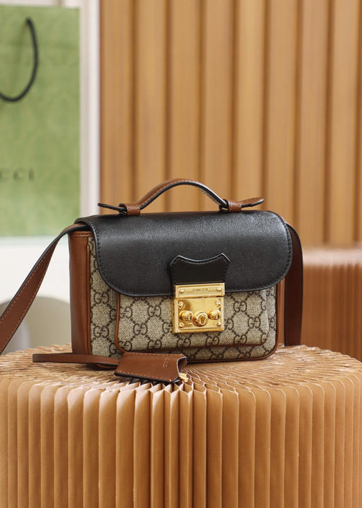 𝐩𝐚𝐝𝐥𝐨𝐜𝐤小锁扣邮差包#658487#正品皮 商品图1