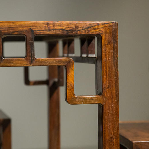 清 红木罗锅枨矮佬四面平方桌方凳成套（一桌四凳） 商品图3