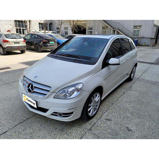 奔驰 B 200 动感型 【长租-北京】 商品图3