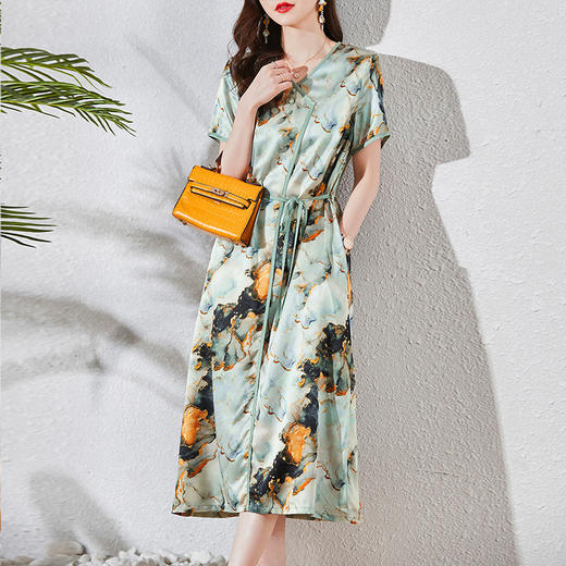 印花水墨画弹力绸缎真丝连衣裙,夏季年轻款桑蚕丝气质连衣裙KQN-3976 商品图1