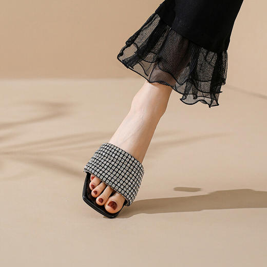 气质优雅，个性镶钻方跟高跟凉拖YSML-A122 商品图6