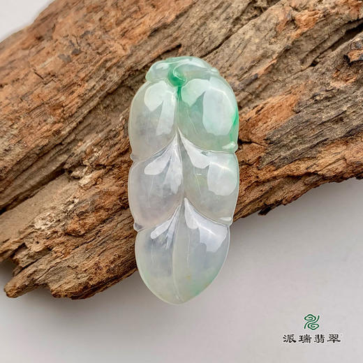 派瑞翡翠 翡翠挂件 糯种 淡绿色 商品图5