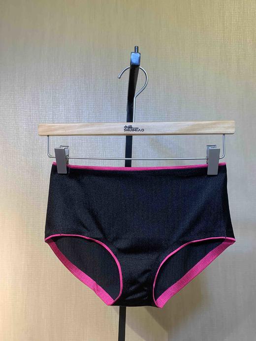 升级款无痕包边拉丝内裤